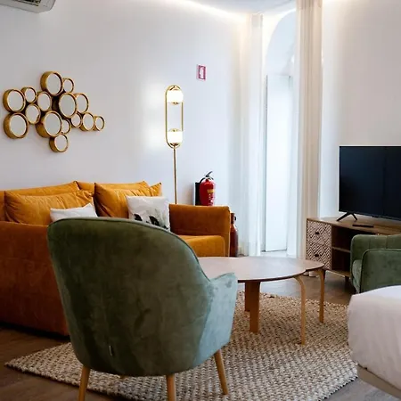 Nelia ポンタ・デルガダ