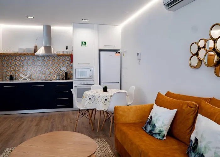 Nelia * Πόντα Ντελγκάντα