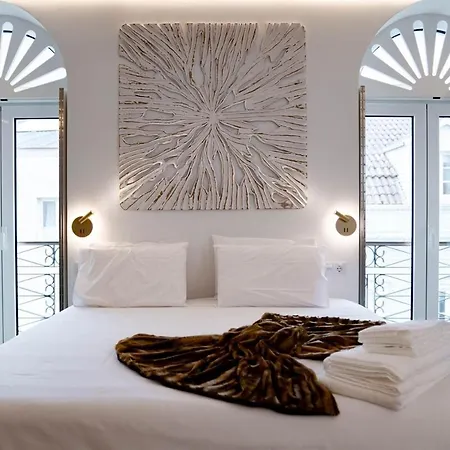 Nelia * Πόντα Ντελγκάντα