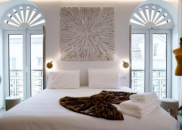 Nelia * Πόντα Ντελγκάντα